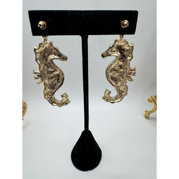 BETSEY JOHNSON BEAUTIFUL BLUE & PINK RHINESTONE SEAHORSE DROP DANGLE EARRINGS - Picture 3 of 6